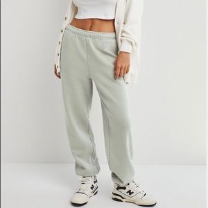 Aritzia TNA Cozy Fleece Mega Sweatpants